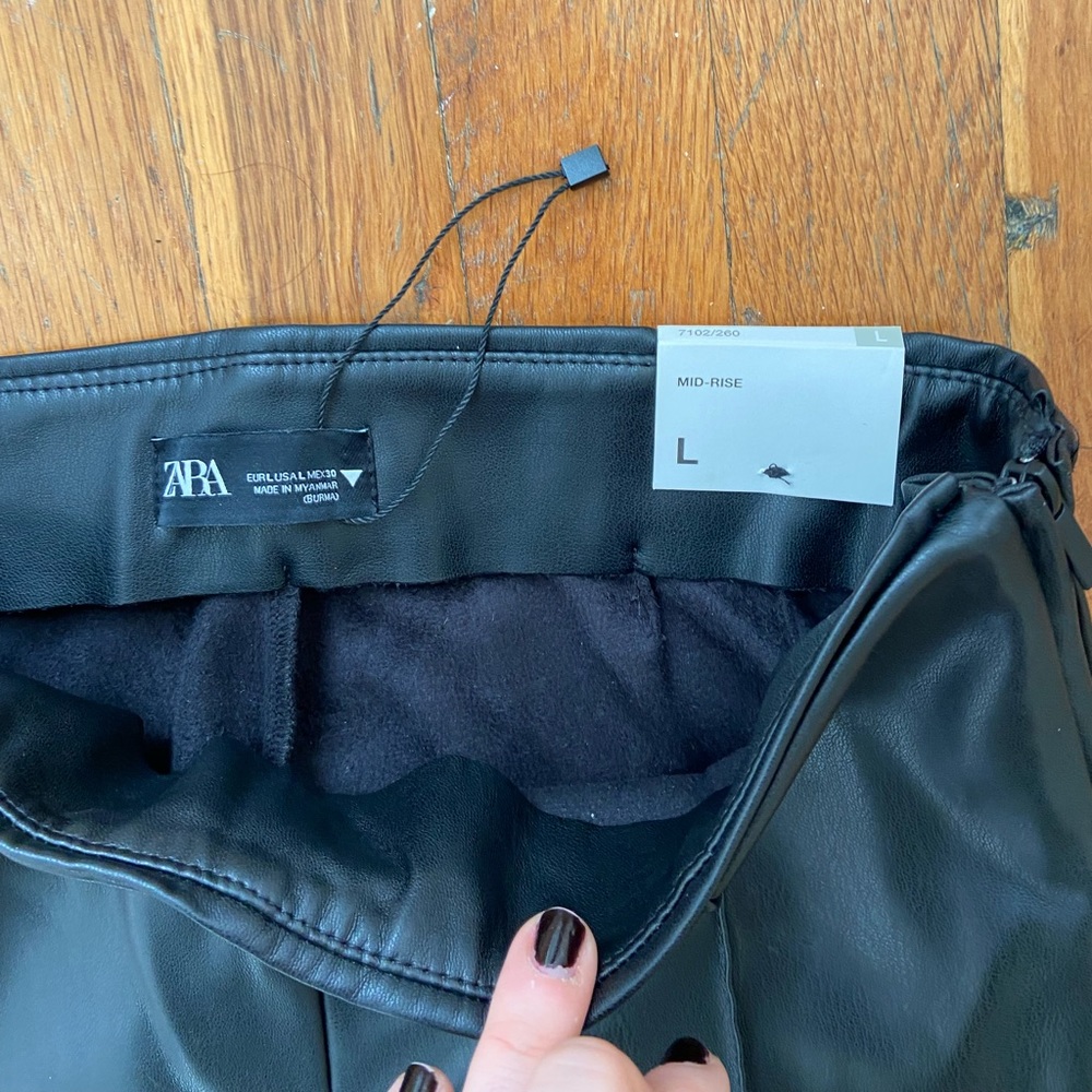 Zara NWT Faux leather leggings L side zip ankle zip black